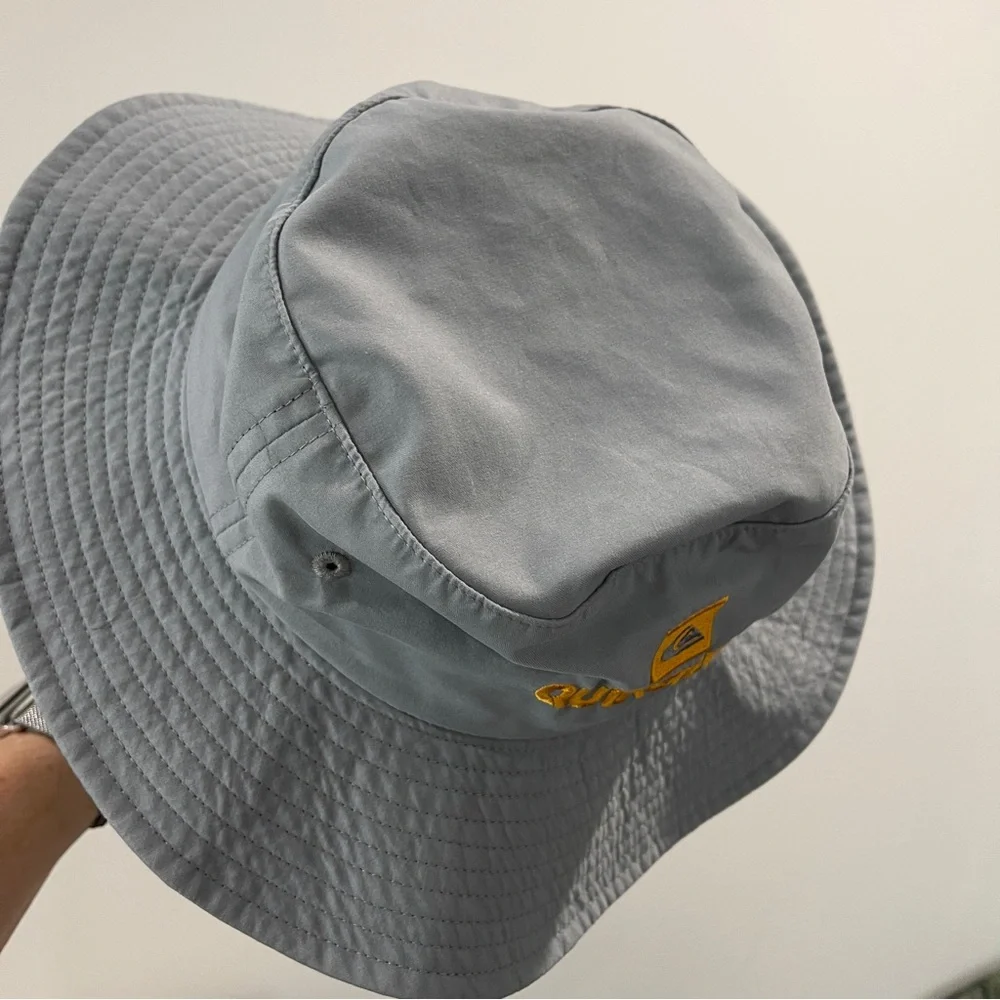 QUIKSILVER grey wide brimmed kids bucket hat